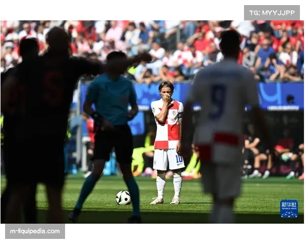 美因茨1-1战平汉堡，25岁阿森纳旧将法比奥-维埃拉任意球救主